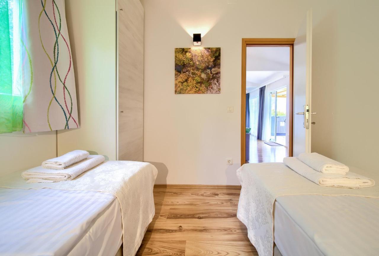 Holiday Homes Kanajt Punat Luaran gambar