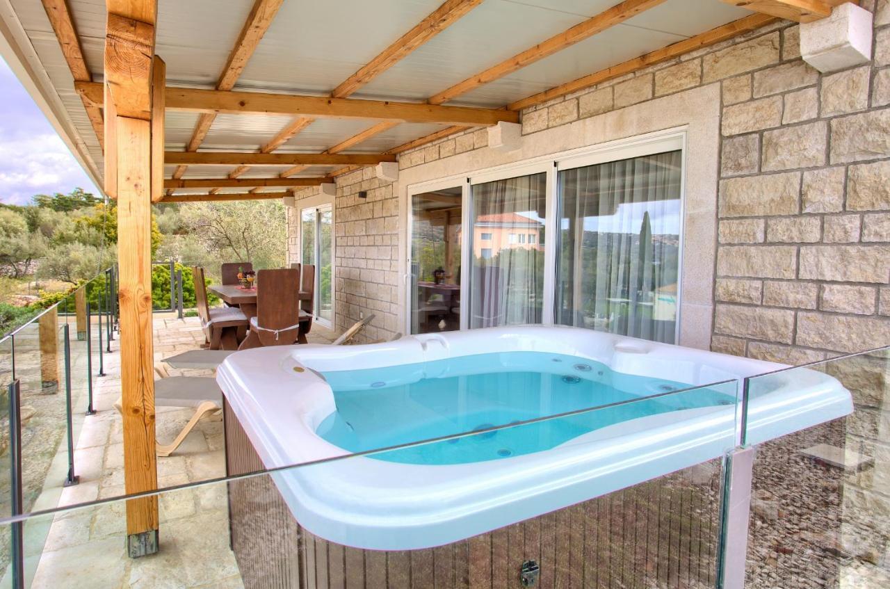 Holiday Homes Kanajt Punat Luaran gambar
